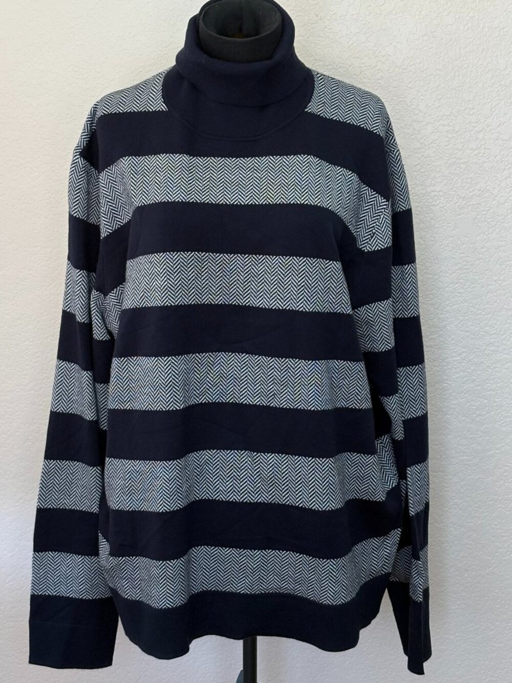Murano Men Modern Performance XL Navy Turtleneck Sweater NWT